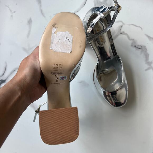 Larroude Ari Platform Pump In Silver Specchio Size 8.5 - Picture 8 of 9